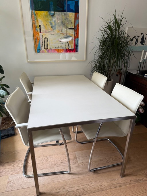 Design Esstisch mit Stühlen