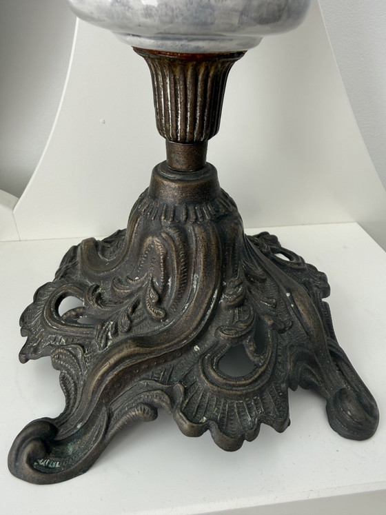 Image 1 of Antique kerosene lamp with ceramic floral decoration and P&A burner – ca. 1900