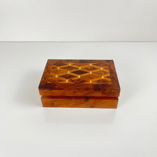 Oriental marquetry box from Jordan, late 20th century