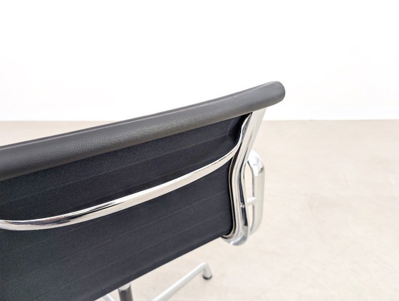 Image 1 of Original Vitra Charles & Ray Eames chair EA 108, black leather