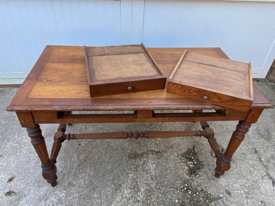 Image 1 of Schreibtisch mit 2 Schubladen, massive Eiche, 130 x 71 cm