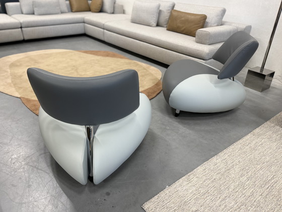 Image 1 of 2 fauteuils Leolux Pallone en cuir gris