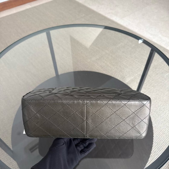 Image 1 of Chanel 2.55 Reissue 226 – Gestepptes, gealtertes Kalbsleder, Dunkelgrau, Bronze, Goldbeschläge