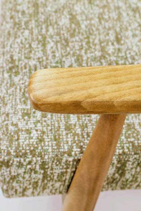 Image 1 of Fauteuil vintage vert granola en bois naturel, design H. Lis