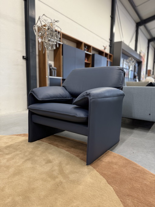 Leolux Bora Beta Armchair Ceras Mazerine Leather
