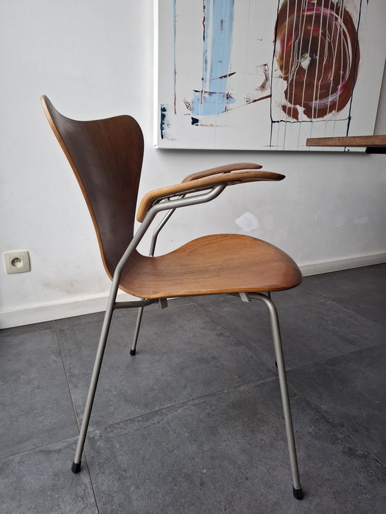 Image 1 of Vintage Scandinavian design table with 8 chairs – Fritz Hansen (1960s)