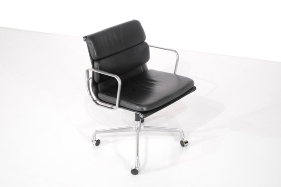 Image 1 of Poltrona Soft Pad "EA 207" Charles Ray Eames, Stati Uniti, 1969.