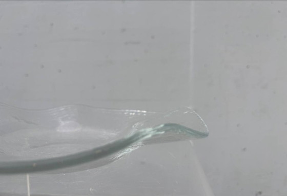 Image 1 of Kleine Glasi Hergiswil Glasschale mit Wellenrand, Schweiz, 1960er–1970er Jahre