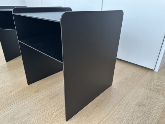 Image 1 of 2 zwart stalen mat gelakte nachttafels Robuust Amsterdam