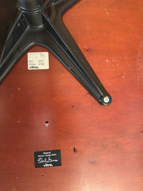 Image 1 of Vitra - Charles & Ray Eames - Sillón con otomana - 670 Lounge Chair