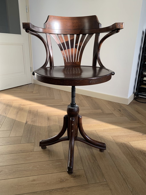 sedia girevole Thonet