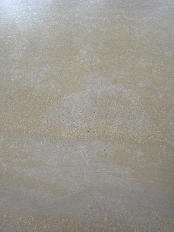 Image 1 of Vintage travertin eettafel