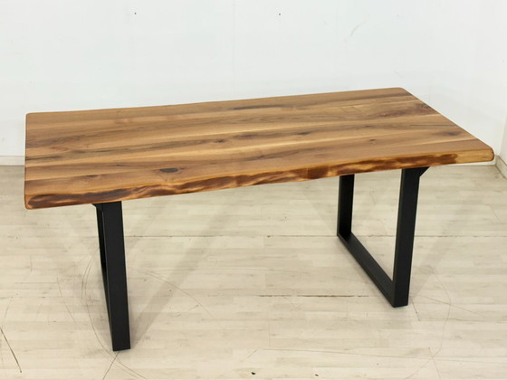 Image 1 of Massief houten eettafel van walnoothout / Tafel / Eettafel / Vergadertafel / Woonkamertafel / 180 cm breed