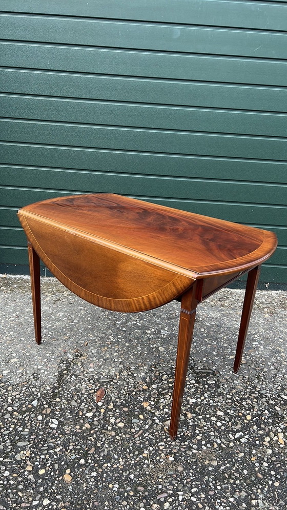 Image 1 of Héroïque table à suspendre de salle à manger en acajou