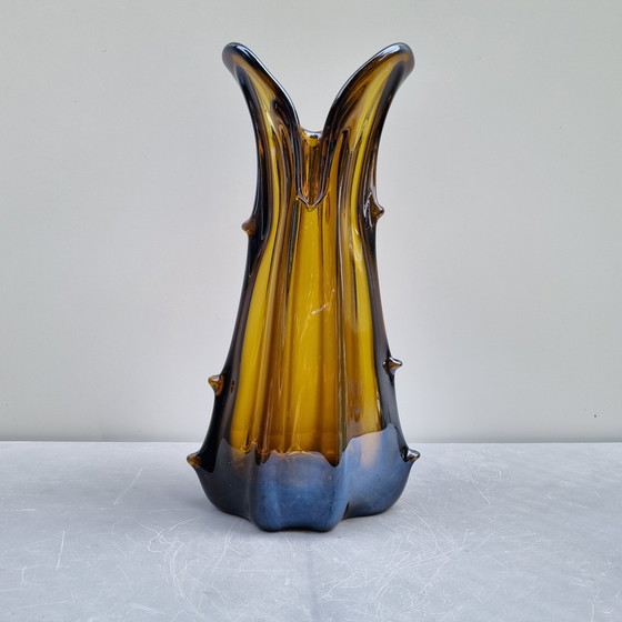 Image 1 of seventies Murano Amber iriserende design vaas
