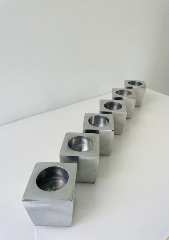Image 1 of Ensemble de 6 porte-bougies chauffe-plat géométriques en acier inoxydable – motif cubiste