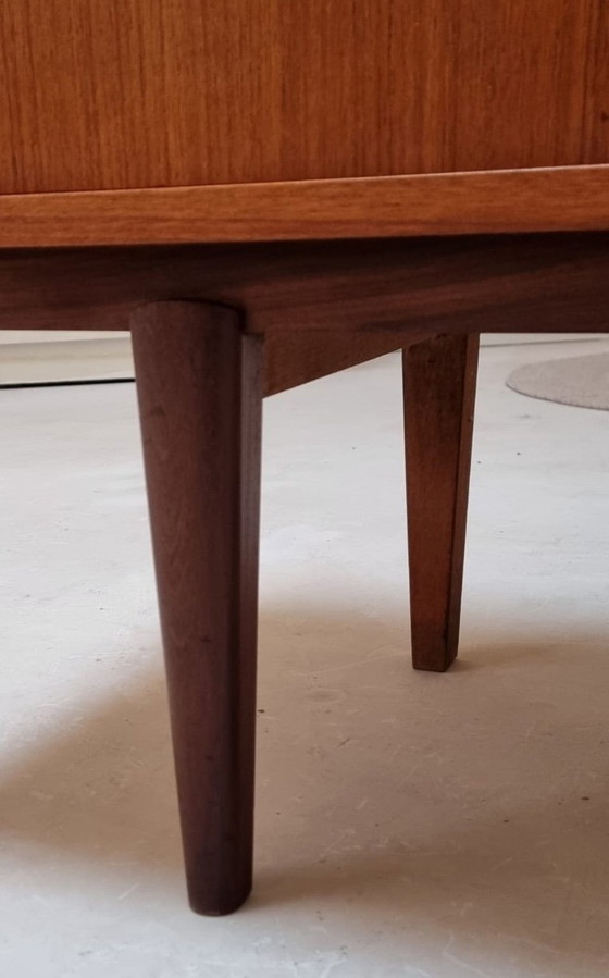 Image 1 of Aparador de mediados de siglo