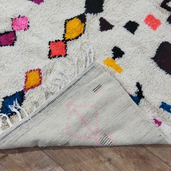 Image 1 of Mehrfarbiger Azilal-Teppich – getuftete Berbermuster / Mehrfarbiger Azilal-Teppich (260×150 cm)