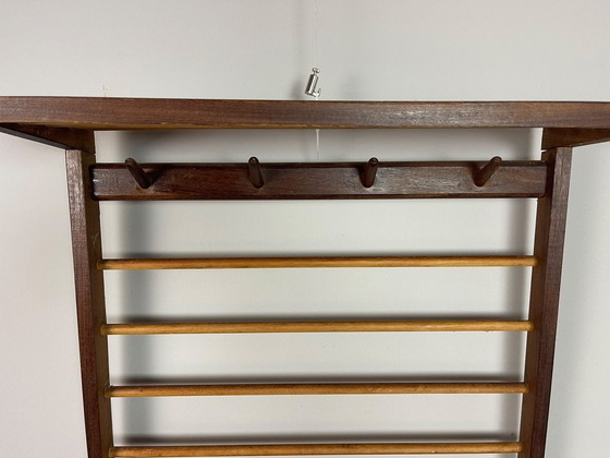 Mid-Century Modern Wandkleiderständer aus Holz mit Hutablage, Europäisches Design, 1950er–1960er. Ref. DO2003 (photo 5 of 11)