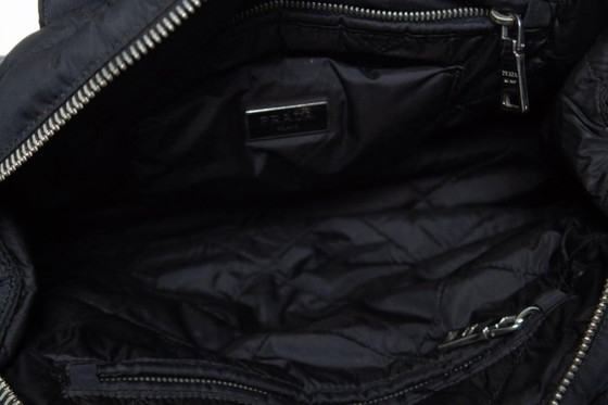 Image 1 of Borsa bomber Prada nera