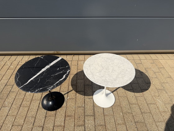 Image 1 of Knoll Tulip side table in Carrara Satin matte marble in NEW CONDITION!! Eero Saarinen