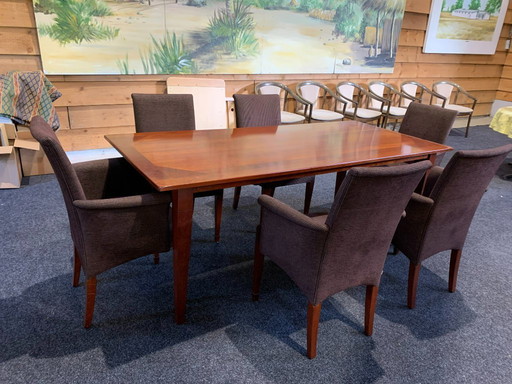 Dining table set.