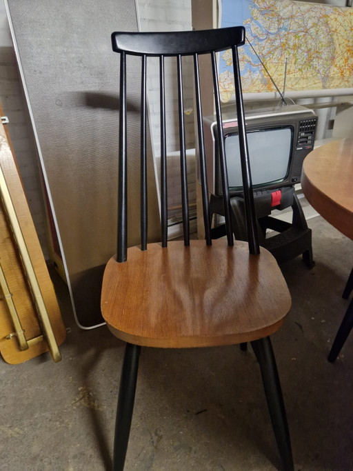 Comedor con diseño finlandés completo