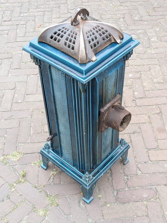Rare Art Deco 'Skyscraper' Tower Stove by Fobrux – Majolica Blue (c. 1930) – Les Fonderies Bruxelloises (photo 6 of 18)