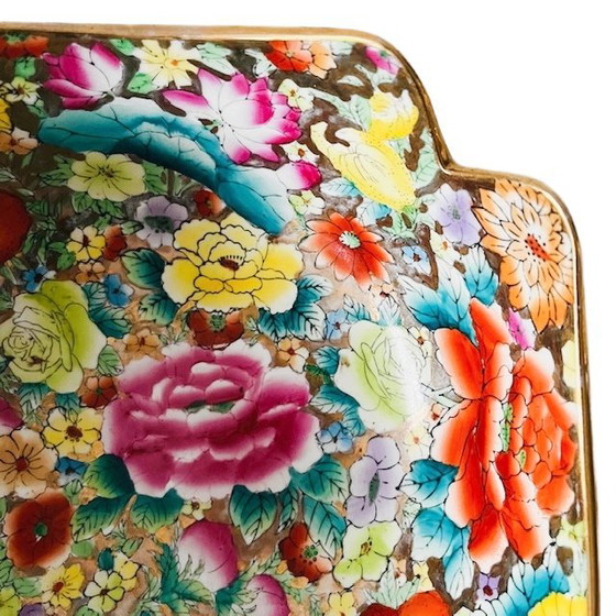 Image 1 of Vintage Chinese kleurrijke handgeschilderde schaal goud bloemen 1960's
