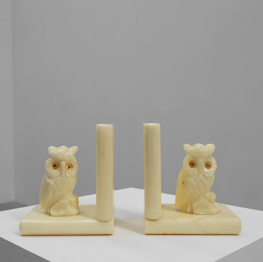 Pair of Alabaster Hand carved bookends in Art Deco style, France 1920s