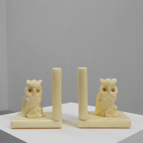 Image 1 of Coppia di fermalibri in alabastro intagliati a mano in stile Art Déco, Francia anni &#39;20
