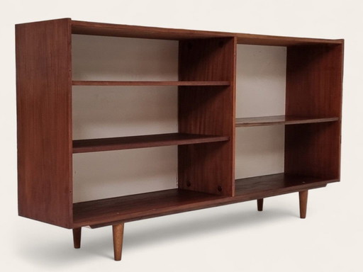 Librería de mediados de siglo