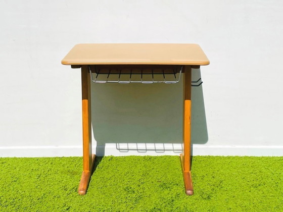 Image 1 of Pupitre y silla de madera Casala. Años 60