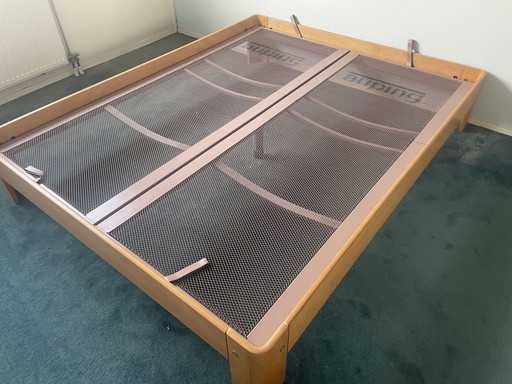 Auping Auronde bed, design van Frans de la Haye.