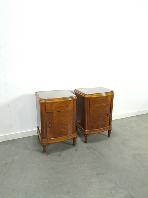 Mesitas de noche Art Déco de chapa de nogal con cajón