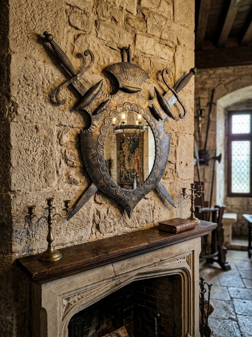 Heraldische spiegel uit de jaren 70 van smeedijzer.