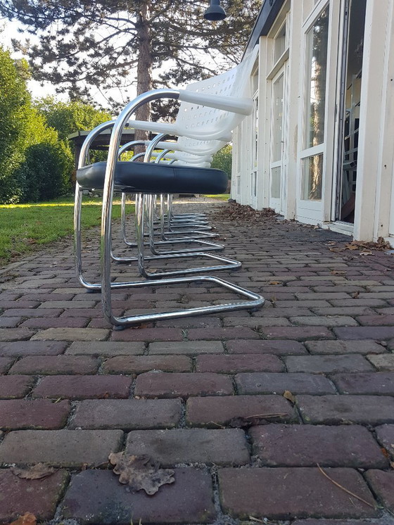 Image 1 of 8 sillas de trineo Vitra vis a vis