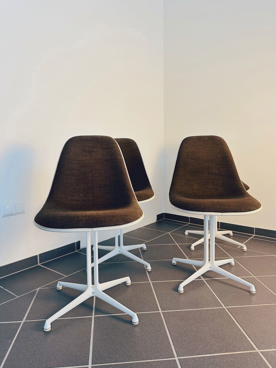 Image 1 of 4x Eames Herman Miller La Fonda glasvezel bijzetstoel