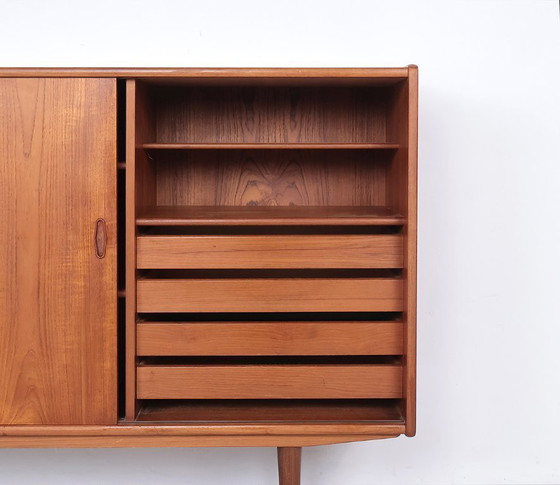 Image 1 of Dänisches Teak-Highboard mit Schiebetüren, 1960er Jahre