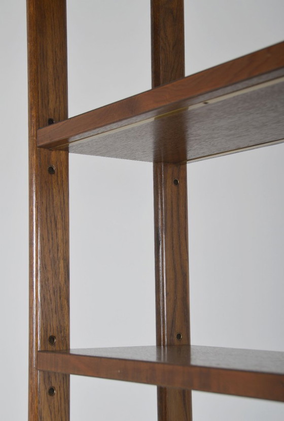 Image 1 of Estantería de pared danesa independiente con detalles de latón, década de 1960.
