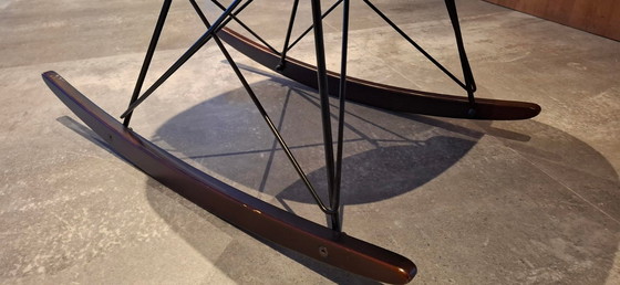 Image 1 of sedia a dondolo Herman Miller