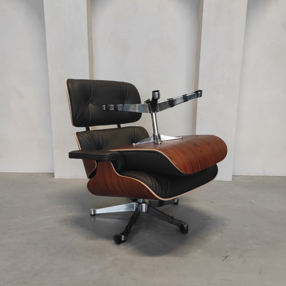 Image 1 of Vitra Eames Lounge Chair Incl. Ottoman - Palisander - Nero F Leder
