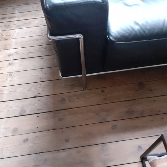 Image 1 of Divano in pelle nera Natuzzi