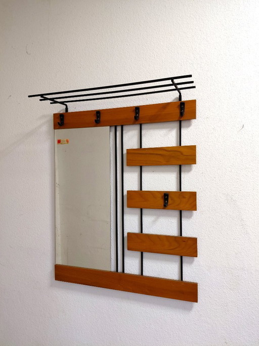 Danisch design wandgarderobe met spiegel