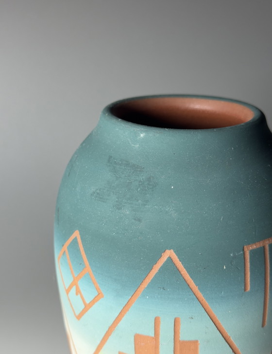 Image 1 of Vintage Native American Sioux Pottery Vase | Handcrafted Terracotta Art
