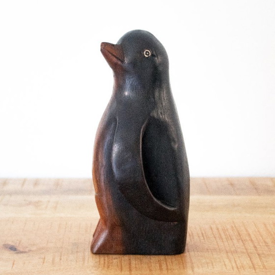 Image 1 of Statuetta di pinguino in legno intagliato a mano