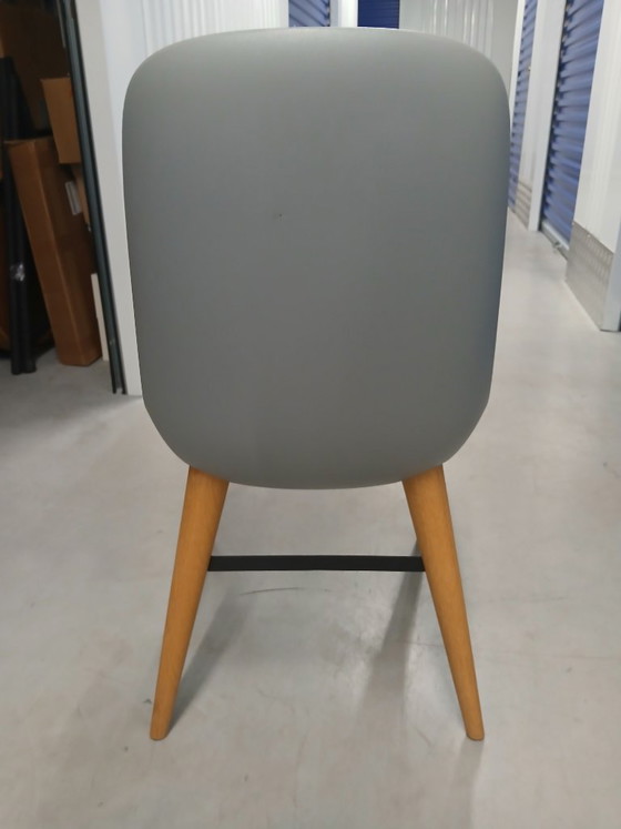 Chaise Pebble originale de la marque de design néerlandaise De Vorm, conçue par Benjamin Hubert. – devorm (photo 3 of 5)