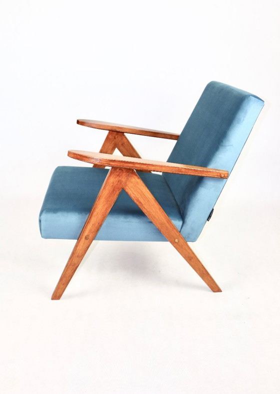 Image 1 of  Model B-310 fauteuil in lichtblauw fluweel, jaren 1970