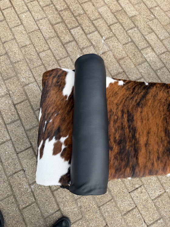 Image 1 of Cassina LC4 Le Corbusier d'origine, cuir de vachette, neuf dans sa boîte