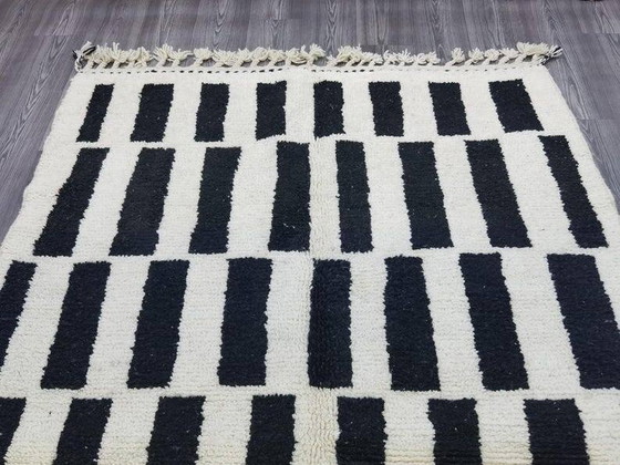 Tapis marocain artisanal 250cm x 150cm – Laine (photo 6 of 9)